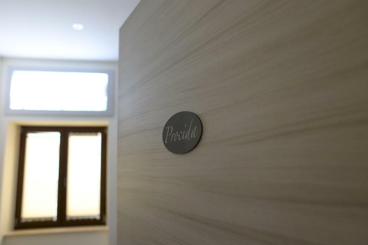 B&B Pisadog Napoli Eksteriør billede