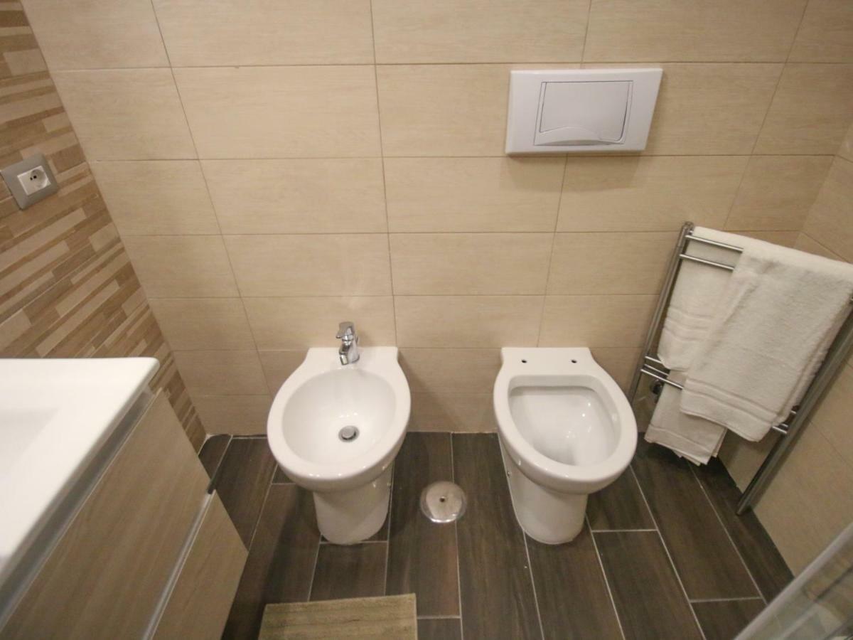 B&B Pisadog Napoli Eksteriør billede